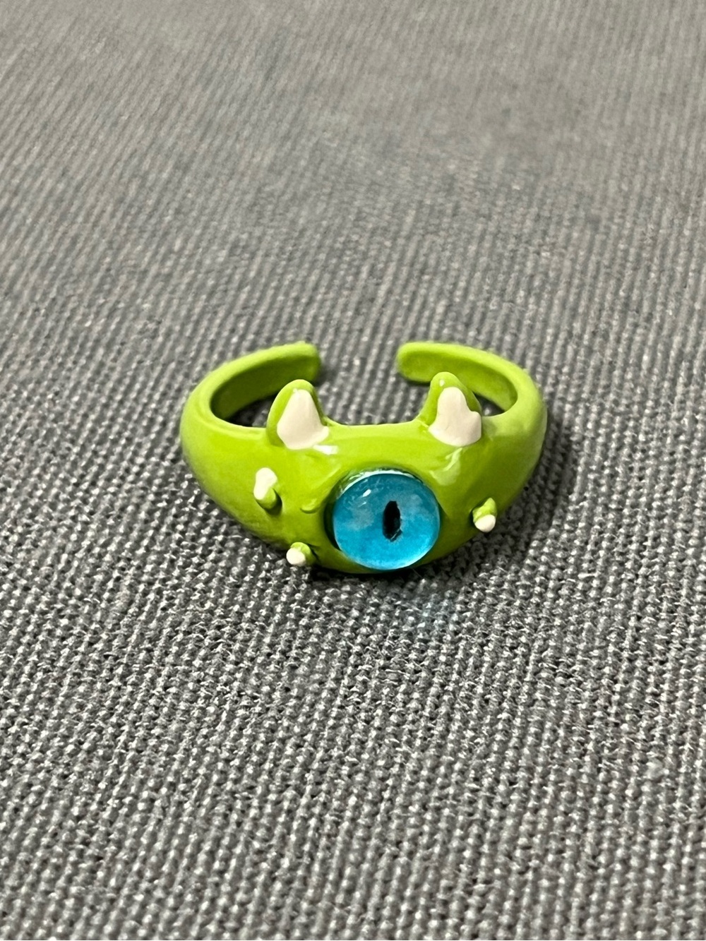 Adjustable Green Monster Eye Ring with Blue Accent